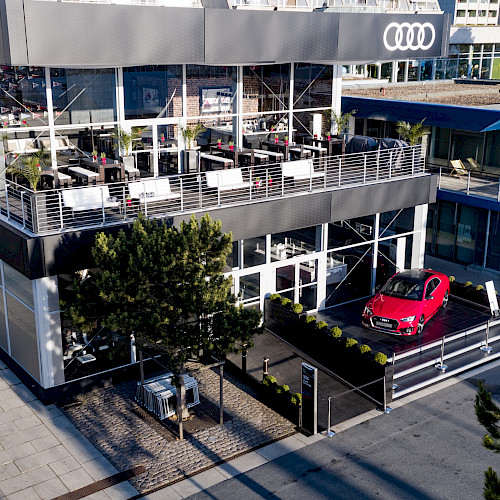 Darstellung als Werbepartner: Audi-Bootshaus